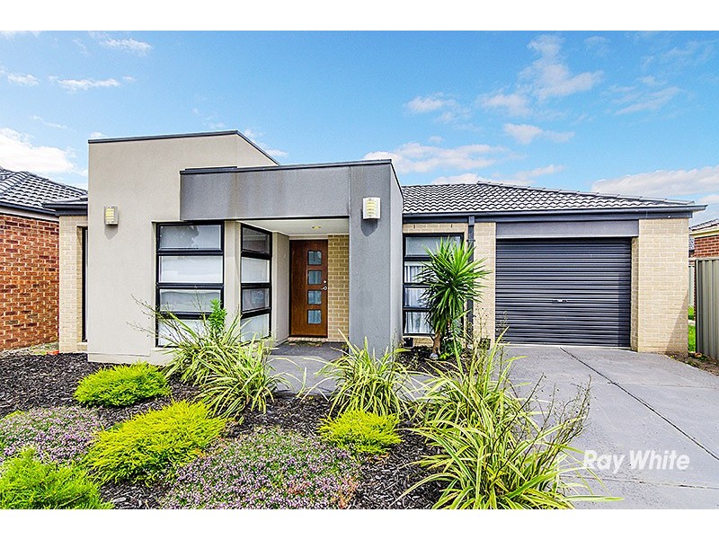 6 Waterloo Road, Cranbourne East VIC 3977