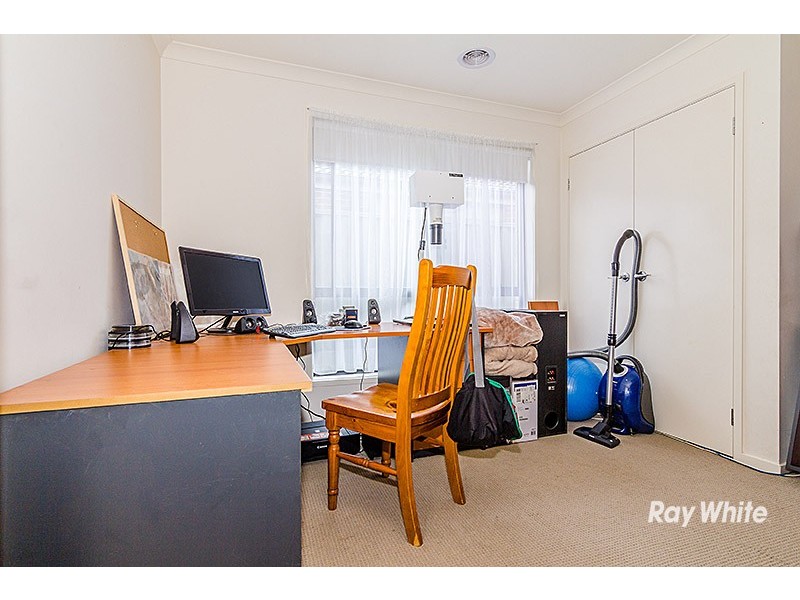 6 Waterloo Road, Cranbourne East VIC 3977