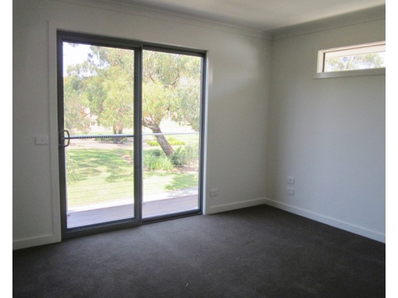 19/2 Sanoma Drive, Skye VIC 3977