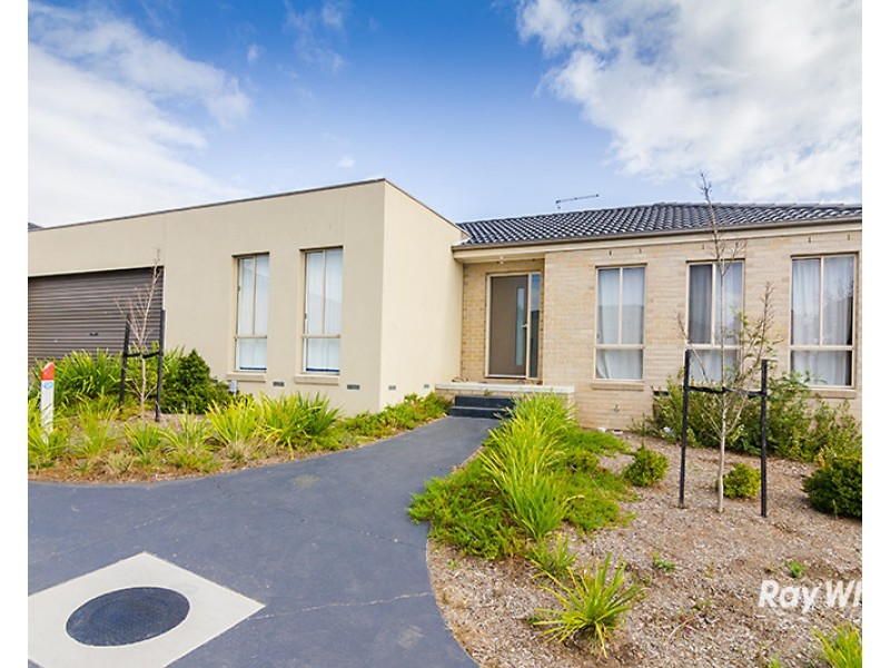 11/284 Pound Road, Hampton Park VIC 3976