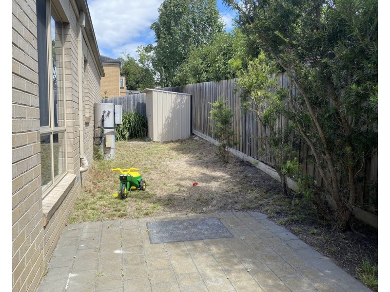 11/284 Pound Road, Hampton Park VIC 3976