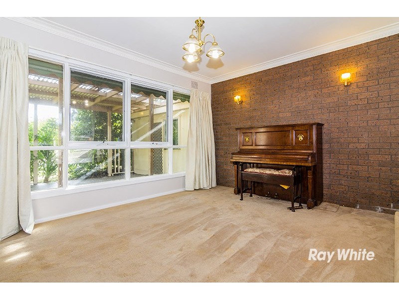 27 Lurline Street, Cranbourne VIC 3977