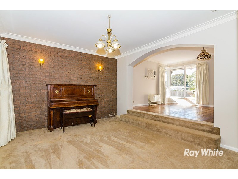 27 Lurline Street, Cranbourne VIC 3977