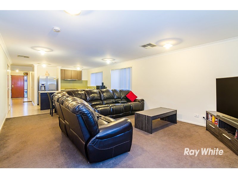 19 Noremac Grove, Lyndhurst VIC 3975