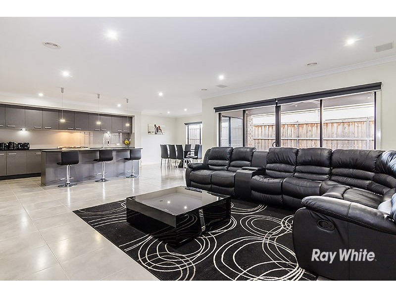 8 Amara Grove, Lyndhurst VIC 3975