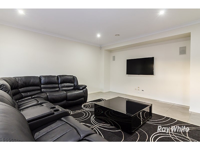 8 Amara Grove, Lyndhurst VIC 3975