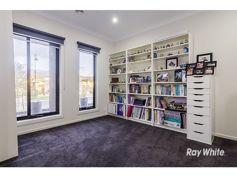 8 Amara Grove, Lyndhurst VIC 3975