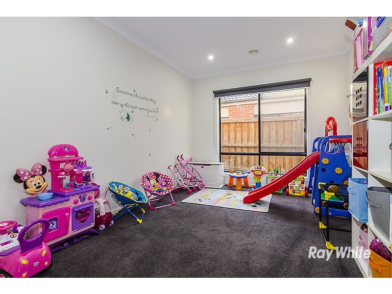 8 Amara Grove, Lyndhurst VIC 3975