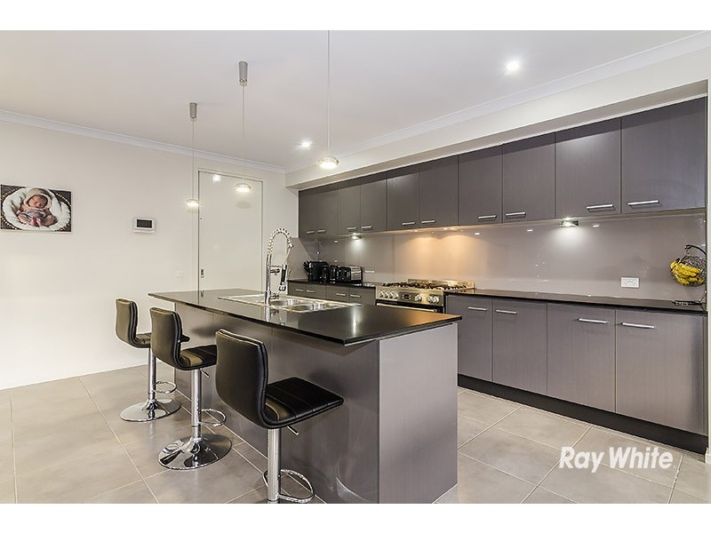 8 Amara Grove, Lyndhurst VIC 3975