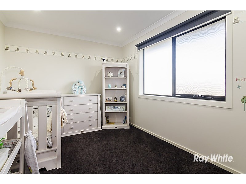 8 Amara Grove, Lyndhurst VIC 3975