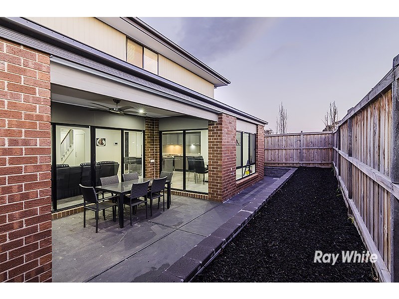 8 Amara Grove, Lyndhurst VIC 3975