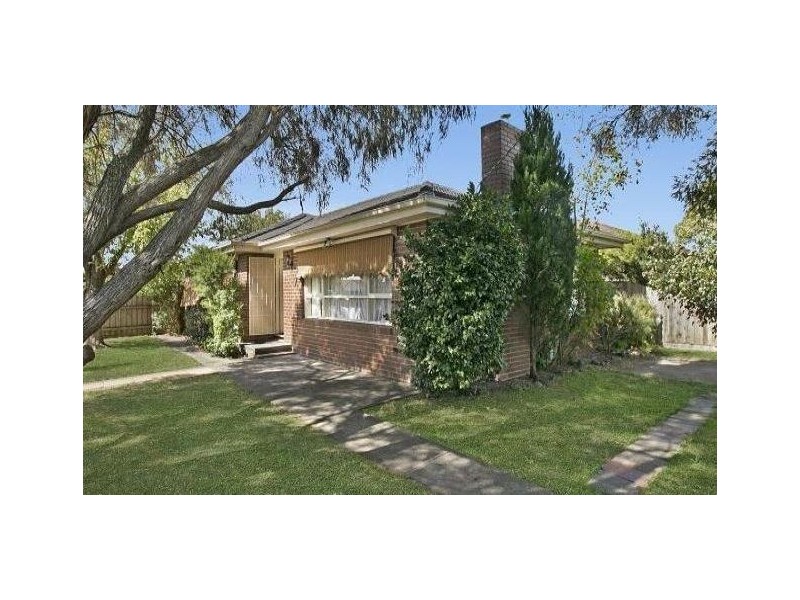32 Lorna Street, Cranbourne VIC 3977