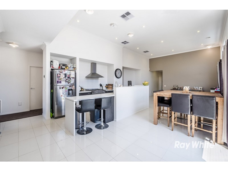 22 Dusky Bells Drive, Cranbourne West VIC 3977