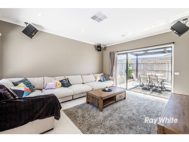 22 Dusky Bells Drive, Cranbourne West VIC 3977
