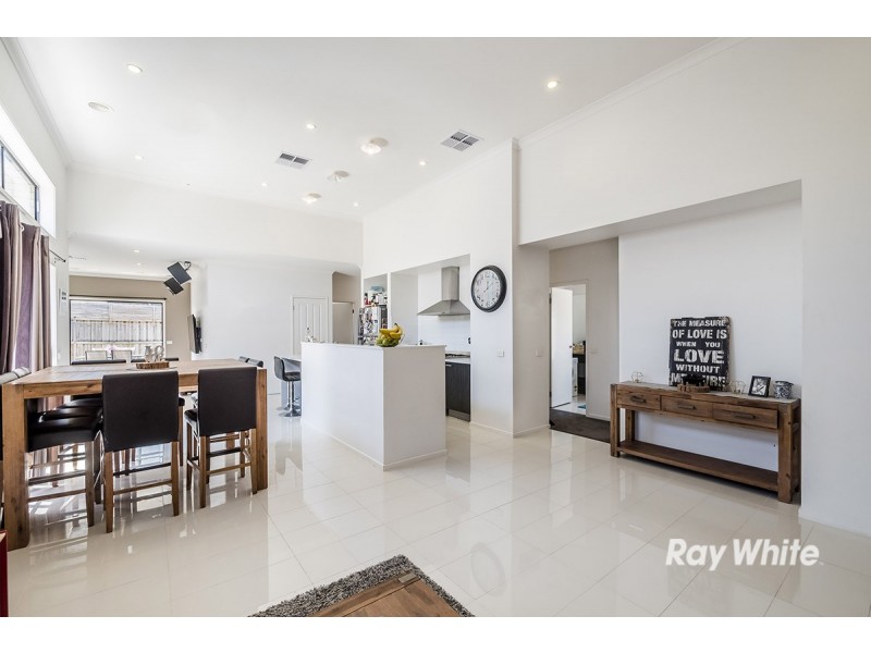 22 Dusky Bells Drive, Cranbourne West VIC 3977