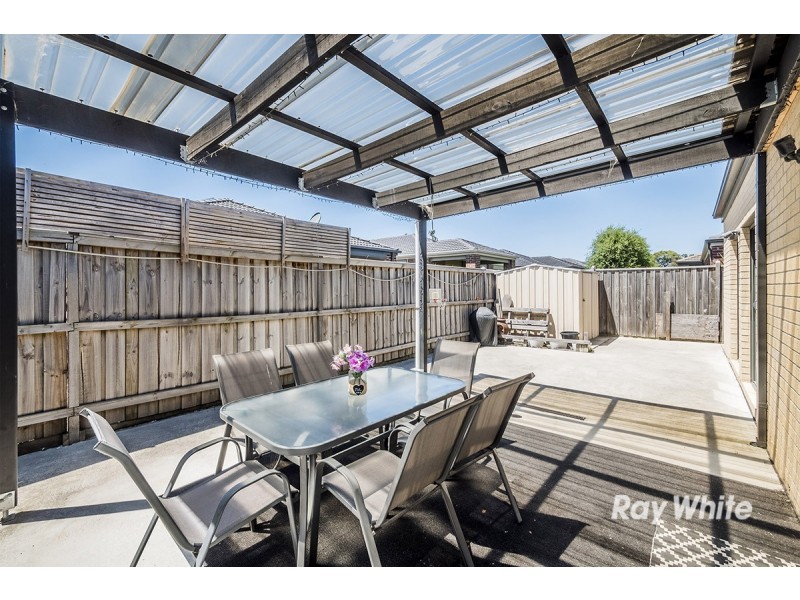 22 Dusky Bells Drive, Cranbourne West VIC 3977