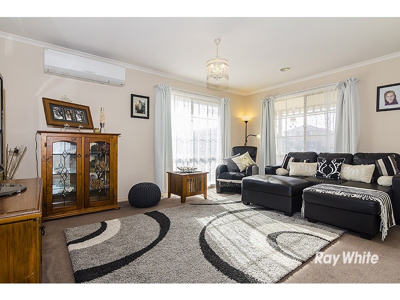 27 Robusta Avenue, Cranbourne VIC 3977