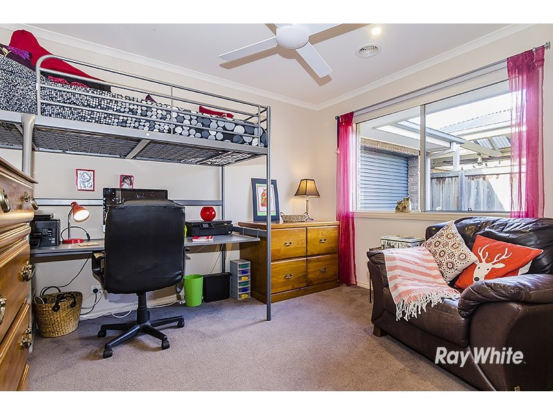 27 Robusta Avenue, Cranbourne VIC 3977