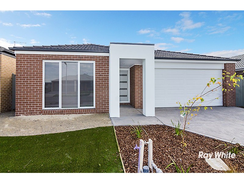 62 McEwan Drive, Cranbourne East VIC 3977