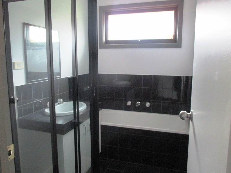 26 Nullica Court, Berwick VIC 3806