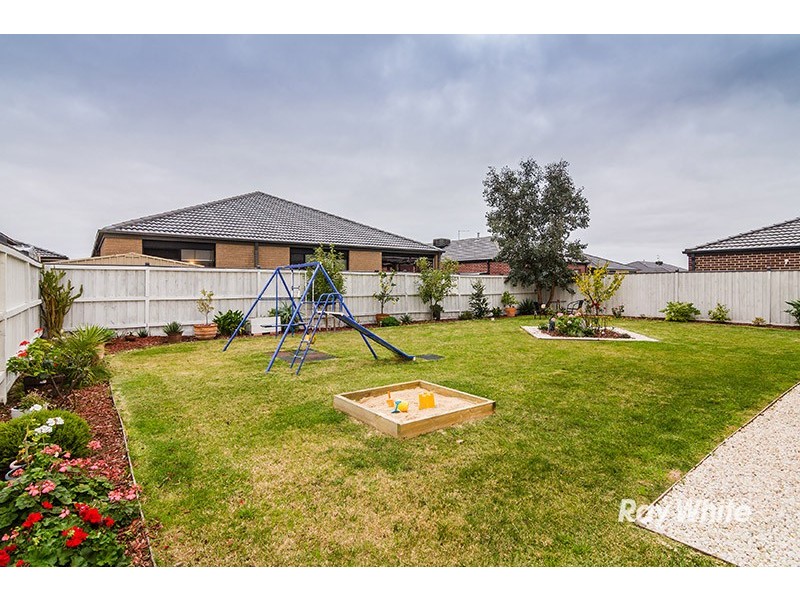 5 Colendy Close, Lyndhurst VIC 3975