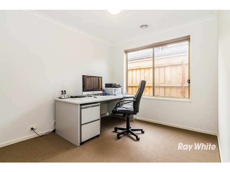 15 Eminence Drive, Cranbourne West VIC 3977