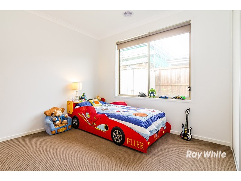 15 Eminence Drive, Cranbourne West VIC 3977