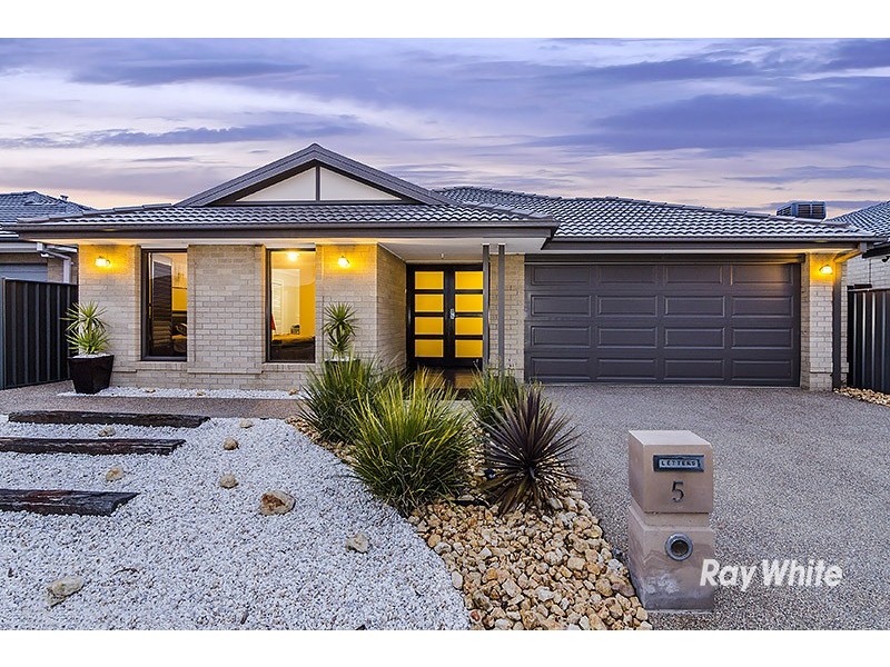 5 Pandora Drive, Cranbourne West VIC 3977