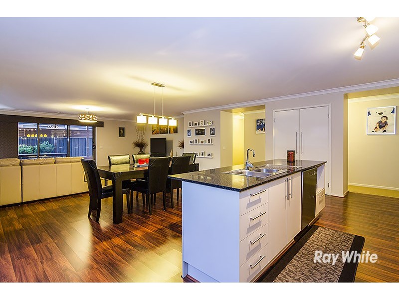 5 Pandora Drive, Cranbourne West VIC 3977