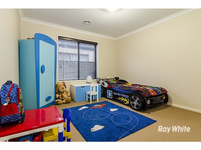 5 Pandora Drive, Cranbourne West VIC 3977