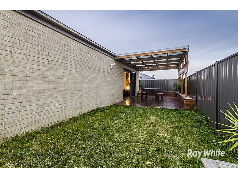 5 Pandora Drive, Cranbourne West VIC 3977