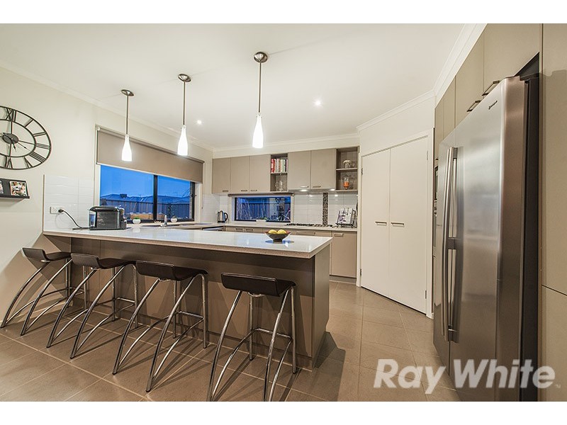 34 Connewara Crescent, Clyde North VIC 3978