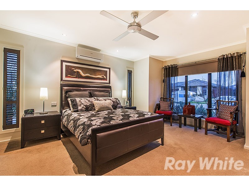 34 Connewara Crescent, Clyde North VIC 3978