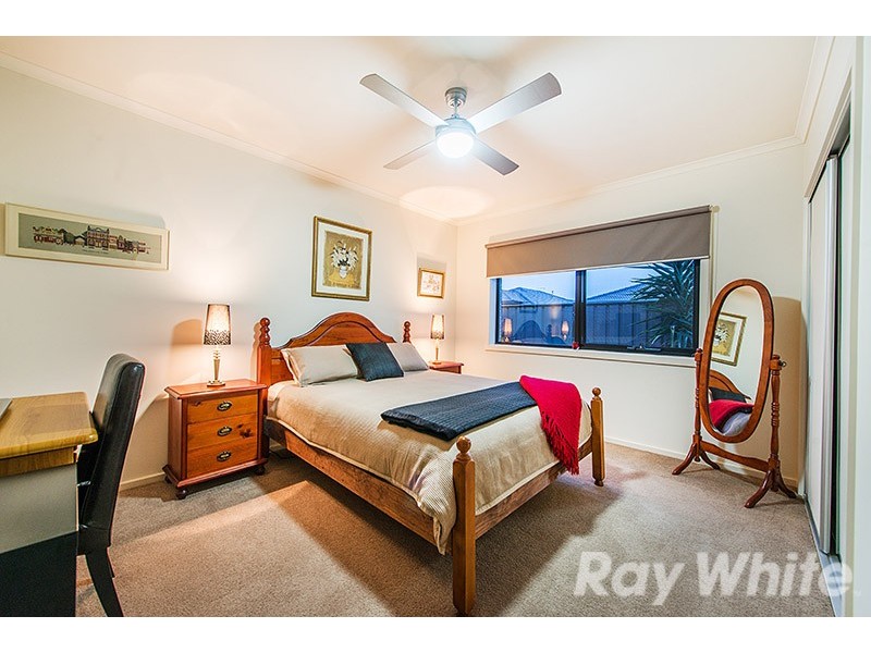 34 Connewara Crescent, Clyde North VIC 3978