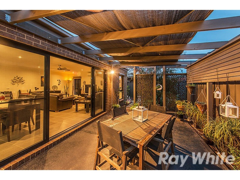 34 Connewara Crescent, Clyde North VIC 3978