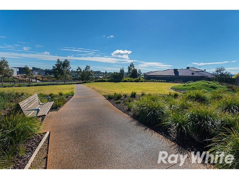 34 Connewara Crescent, Clyde North VIC 3978