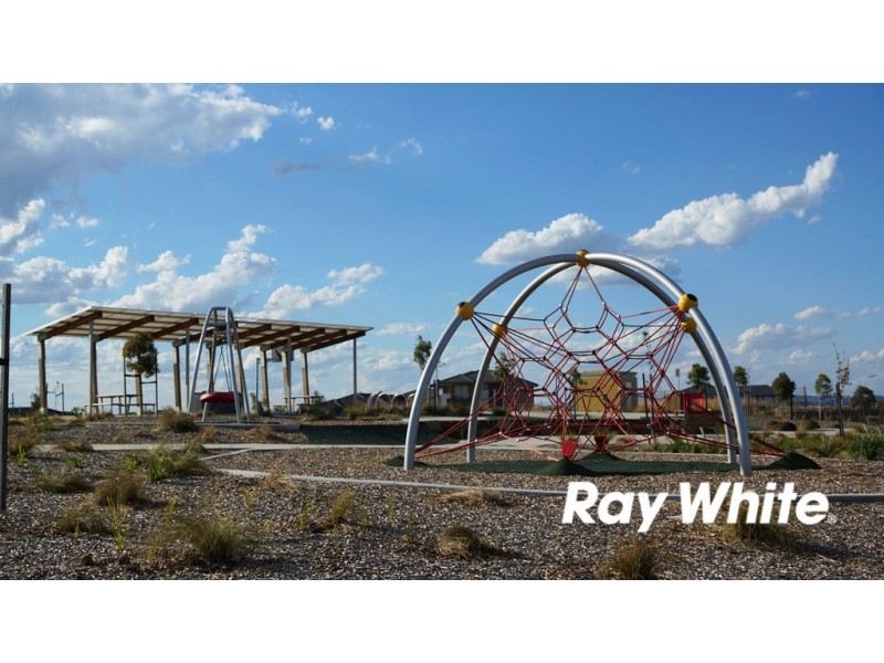 34 Connewara Crescent, Clyde North VIC 3978