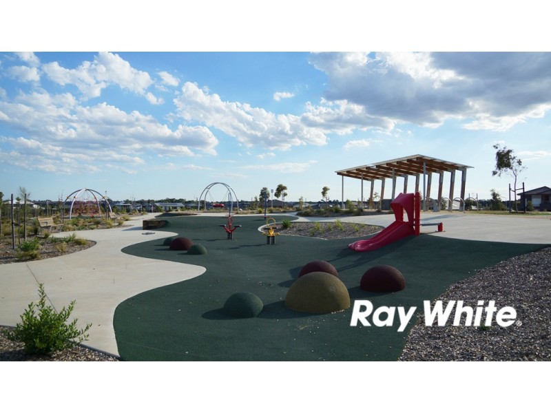 34 Connewara Crescent, Clyde North VIC 3978