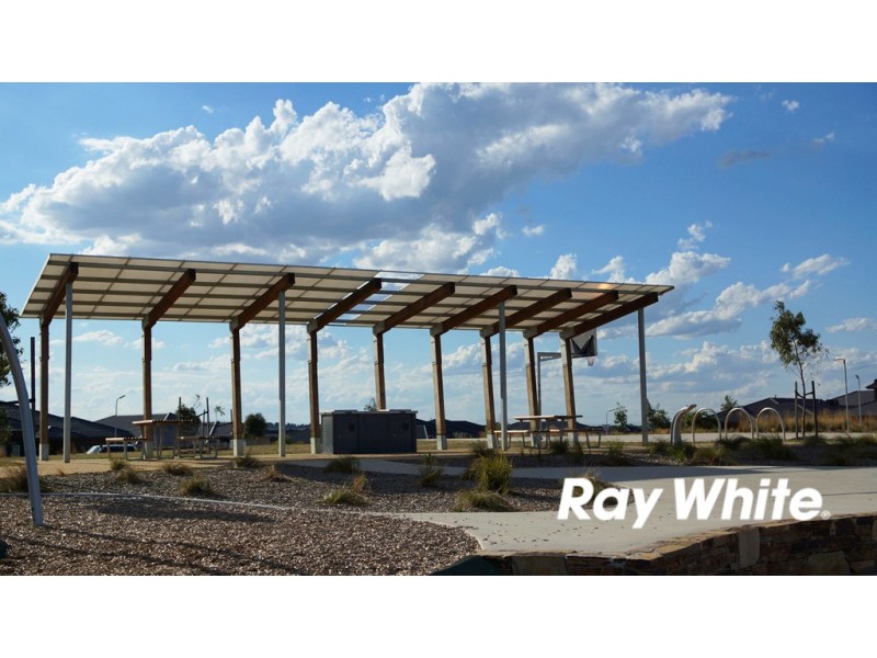 34 Connewara Crescent, Clyde North VIC 3978