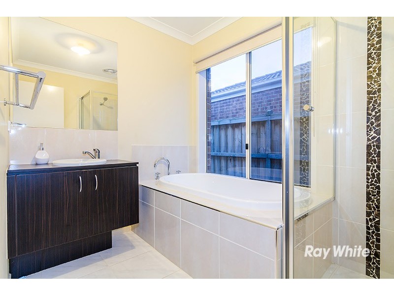 50 Gregson Grove, Lyndhurst VIC 3975