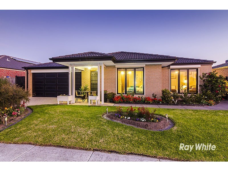 17 Balladonia Gum Circuit, Lyndhurst VIC 3975