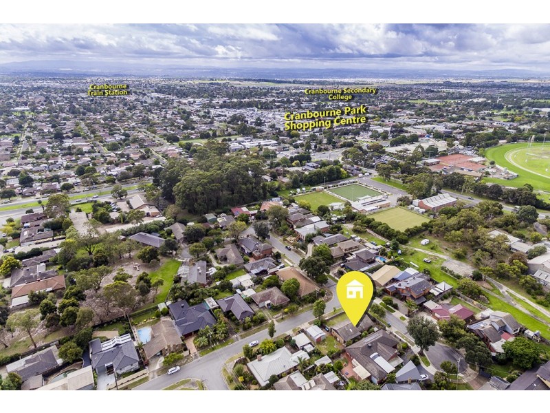 1 Rimfire Crescent, Cranbourne VIC 3977