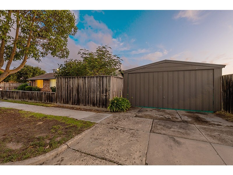 1 Rimfire Crescent, Cranbourne VIC 3977