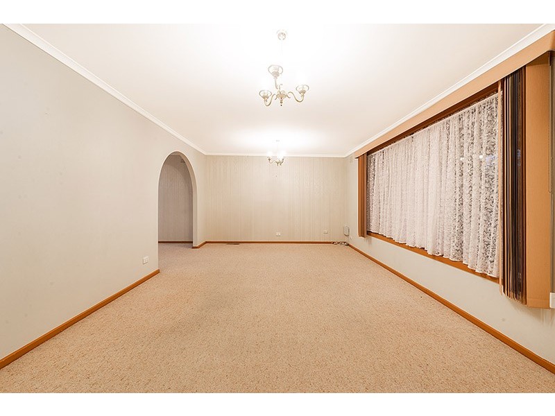 1 Rimfire Crescent, Cranbourne VIC 3977