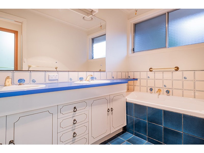 1 Rimfire Crescent, Cranbourne VIC 3977