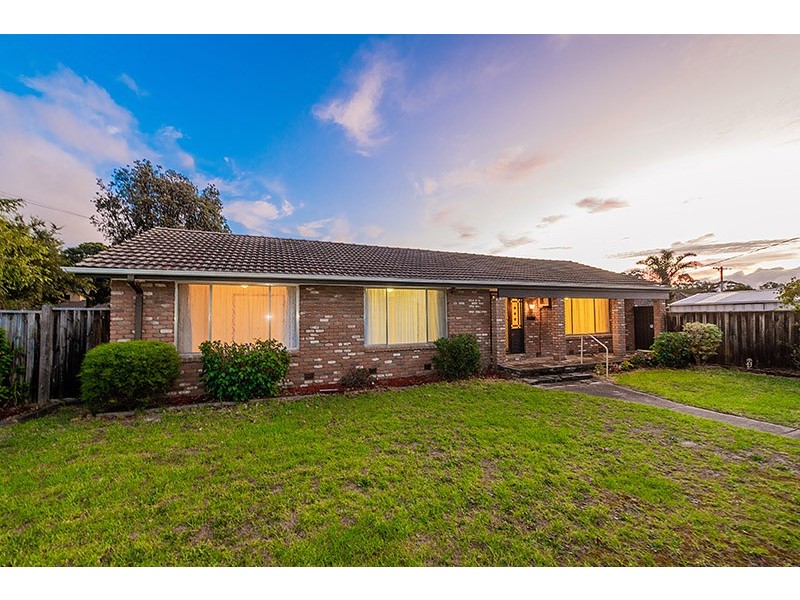 1 Rimfire Crescent, Cranbourne VIC 3977