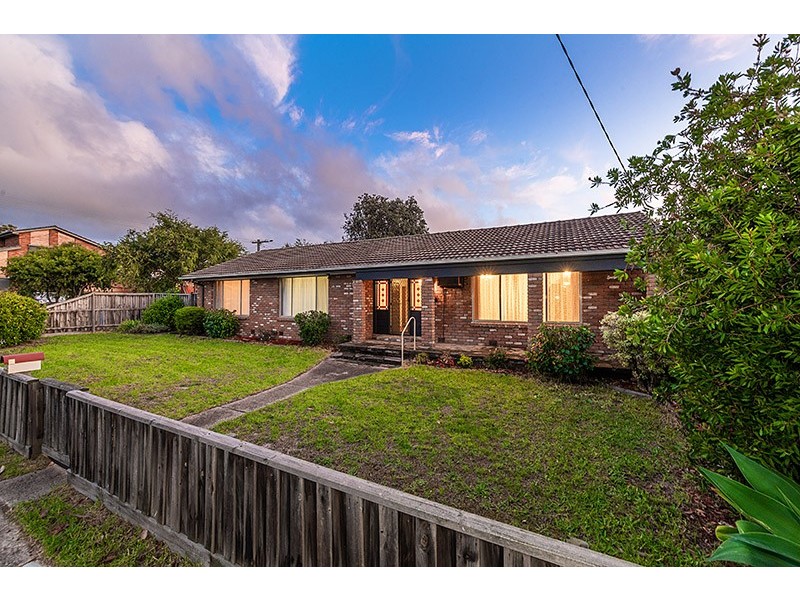 1 Rimfire Crescent, Cranbourne VIC 3977