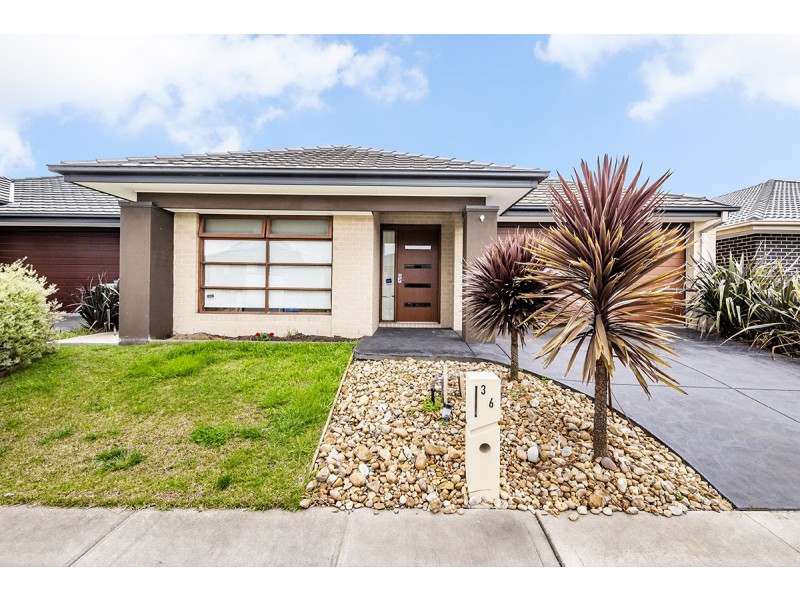 36 Blackledge Drive, Clyde North VIC 3978