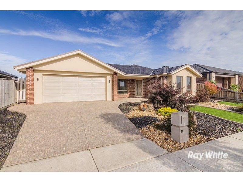 77 Thunderbolt  Drive, Cranbourne East VIC 3977