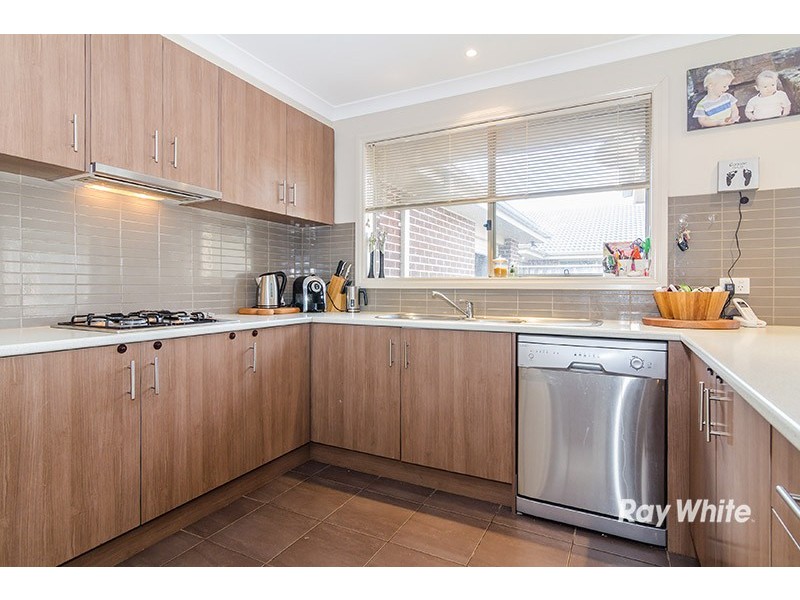 77 Thunderbolt  Drive, Cranbourne East VIC 3977